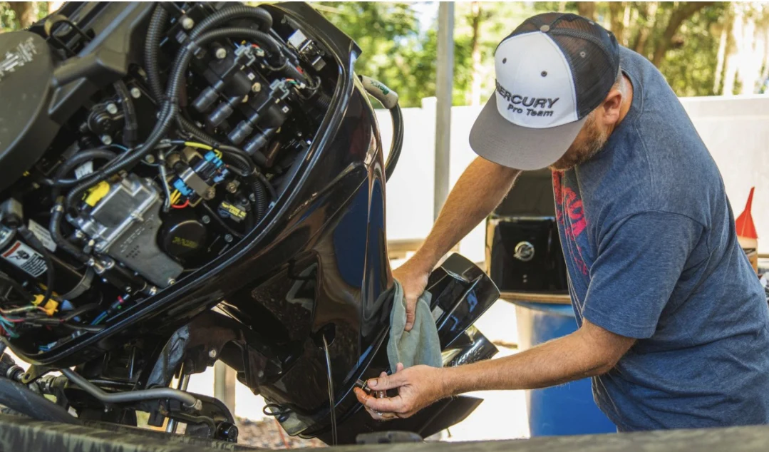 How to Maintain Your Outboard Motor (Maintenance Checklist)